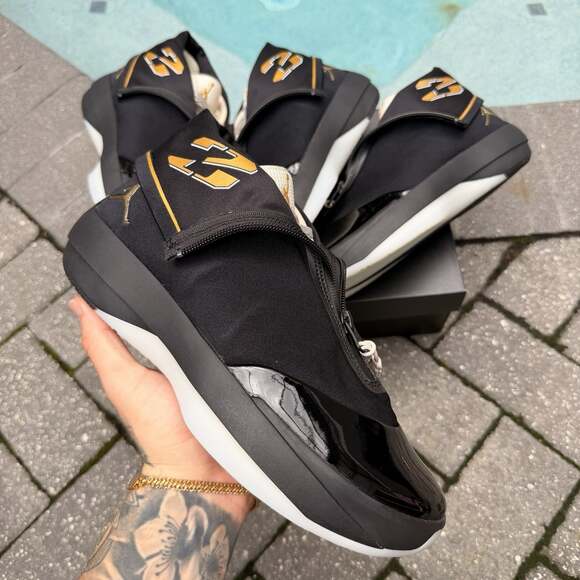 Jordan Other - JORDAN 40-28 BLACK METALLIC GOLD SIZE 9.5 MENS IR2085-001 - MM MAYA MOORE